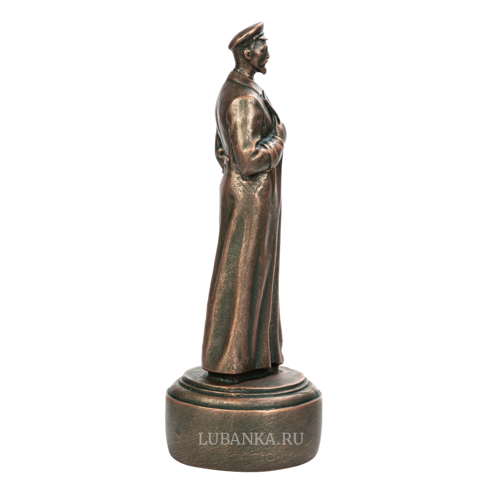 Бюст «Дзержинского» на постаменте